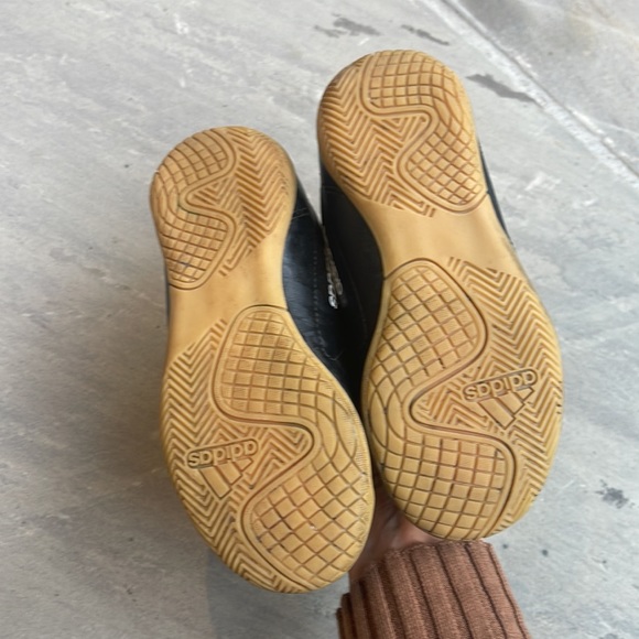 Adidas Boys Turf Soccer Shoes Size 11 - Picture 3 of 3